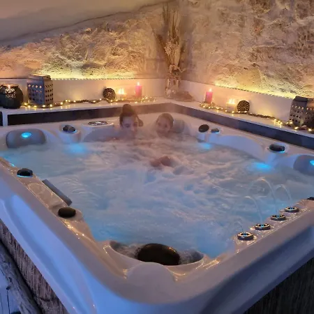 Mazet Provencal * Saint-Gilles (Gard)