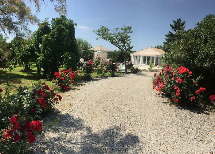 Mazet Provencal Saint-Gilles (Gard)